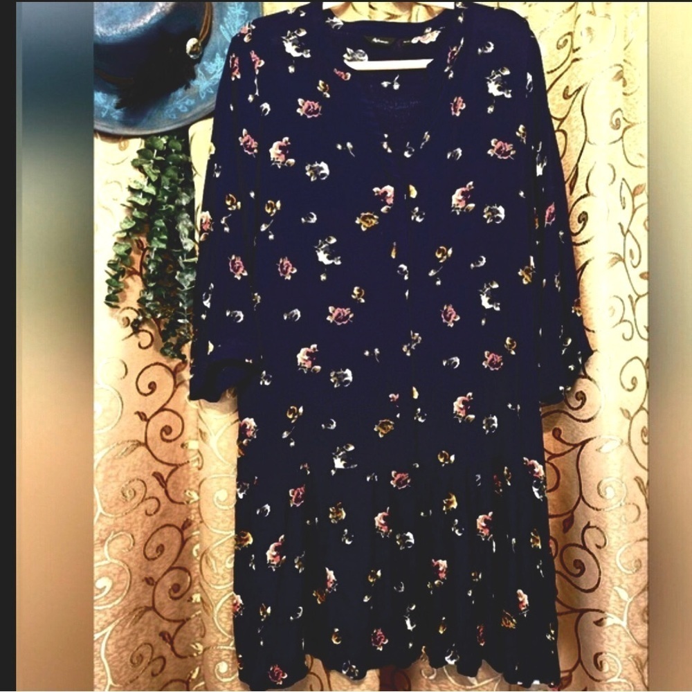 Reitmans XXL Button Front 3/4 Sleeve Navy Blue Floral Print tiered Dress